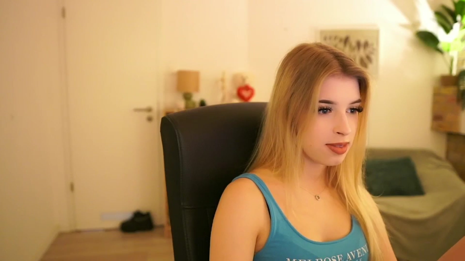 Gallery image thumbnail from Peachyliana's myfreecams stream on, 09/21/2025, 08:47 image 11 of 20