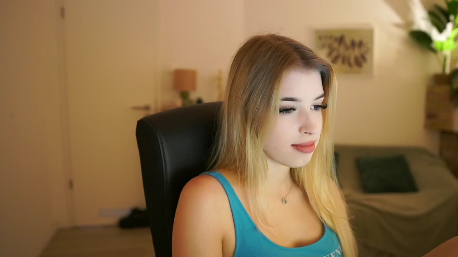 Gallery image thumbnail from Peachyliana's myfreecams stream on, 09/21/2025, 08:47 image 3 of 20