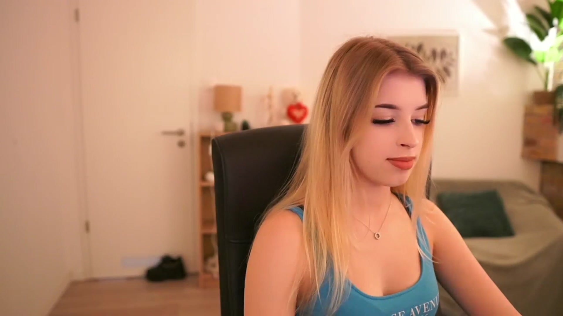 Gallery image thumbnail from Peachyliana's myfreecams stream on, 09/21/2025, 09:23 image 5 of 20