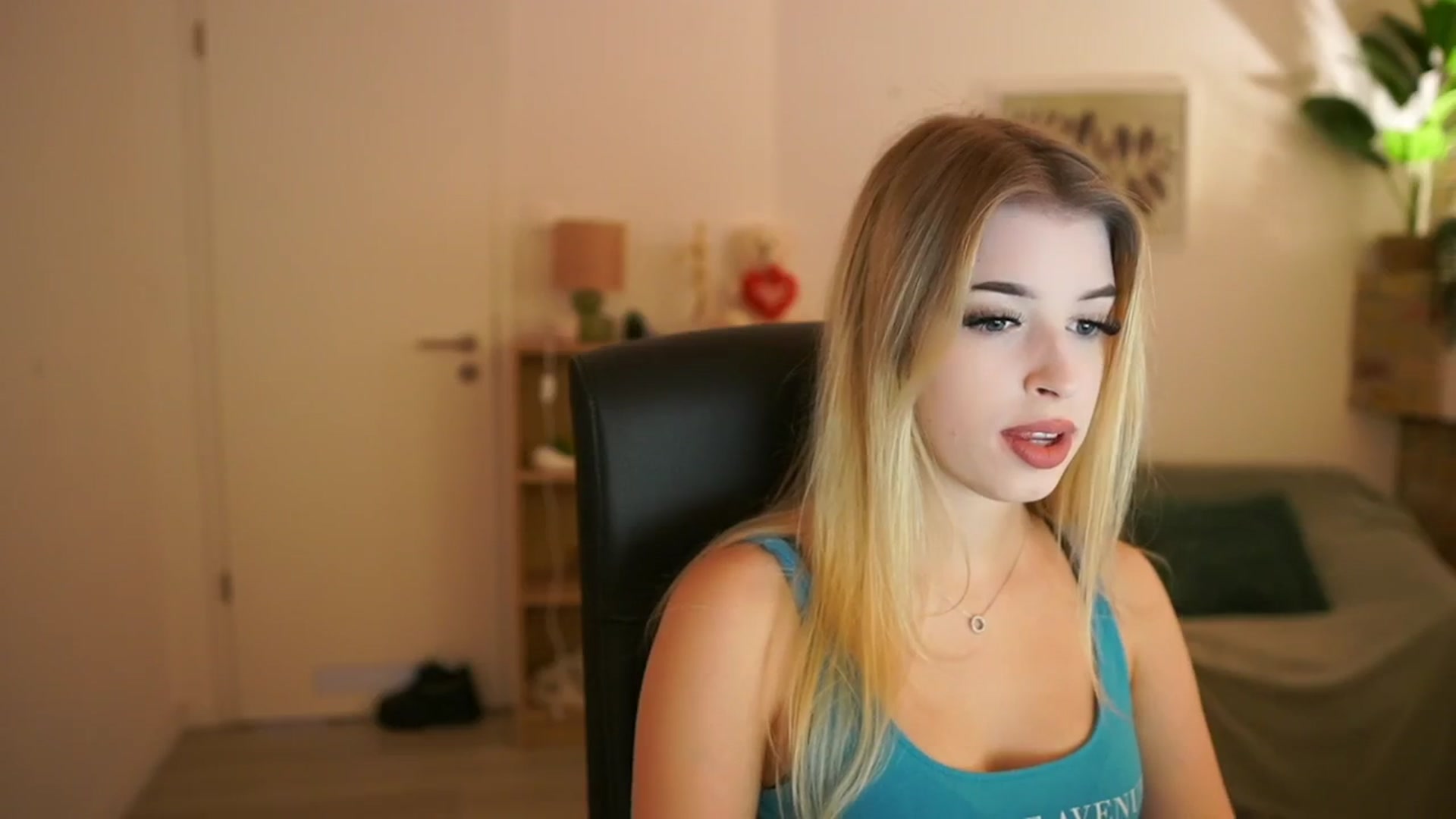 Gallery image thumbnail from Peachyliana's myfreecams stream on, 09/21/2025, 09:23 image 15 of 20