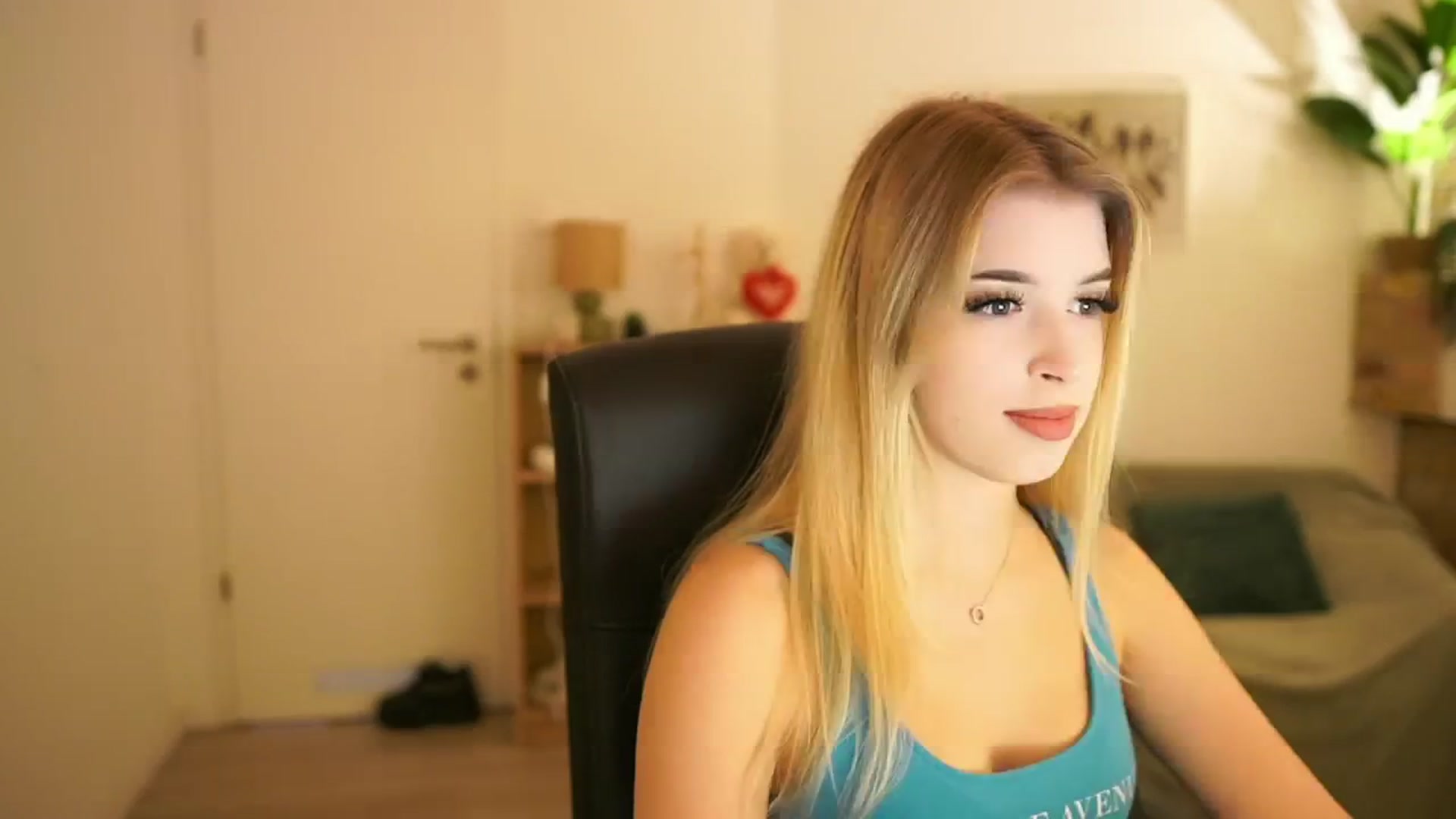 Gallery image thumbnail from Peachyliana's myfreecams stream on, 09/21/2025, 09:23 image 7 of 20