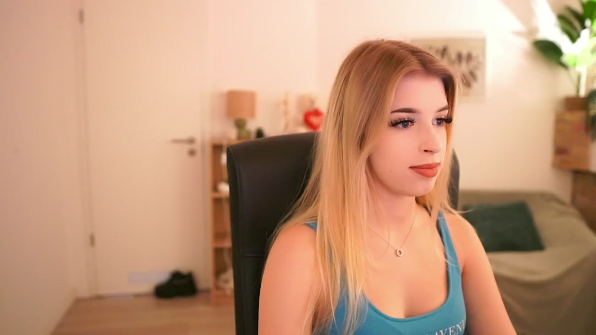 Gallery image thumbnail from Peachyliana's myfreecams stream on, 09/21/2025, 09:23 image 3 of 20