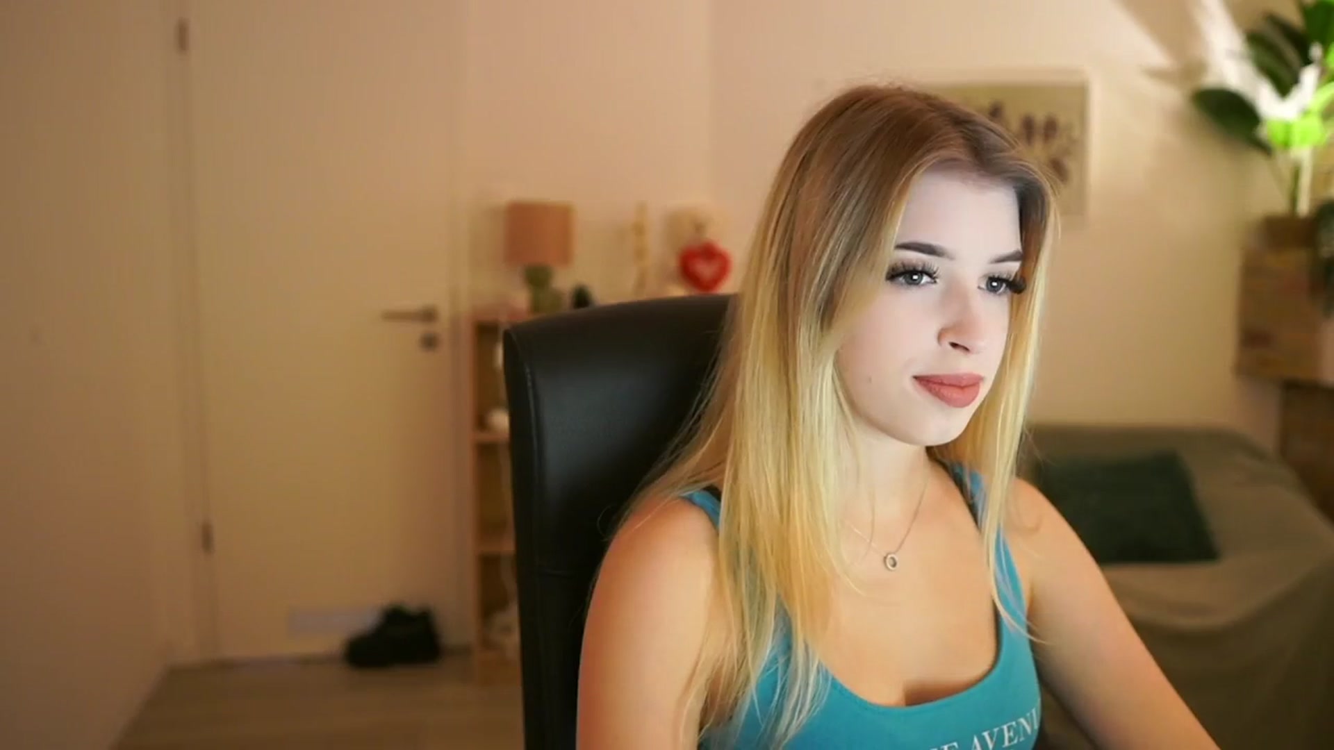 Gallery image thumbnail from Peachyliana's myfreecams stream on, 09/21/2025, 09:23 image 8 of 20