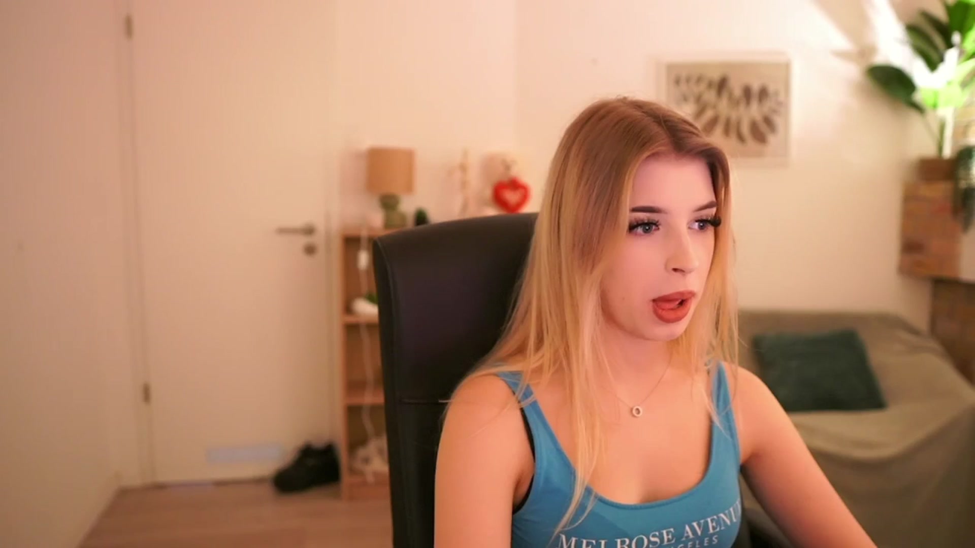 Gallery image thumbnail from Peachyliana's myfreecams stream on, 09/21/2025, 13:03 image 16 of 20