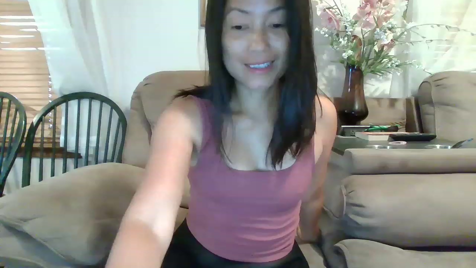 Gallery image thumbnail from PearlAsia's myfreecams stream on, 08/25/2023, 13:13 image 6 of 20
