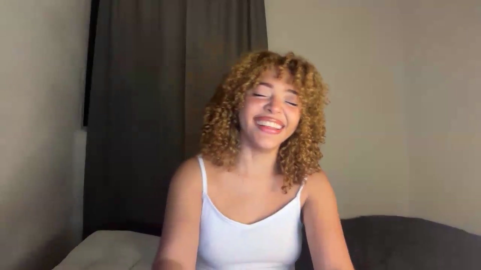 Gallery image thumbnail from PeekyPixie's myfreecams stream on, 09/18/2026, 24:50 image 3 of 20