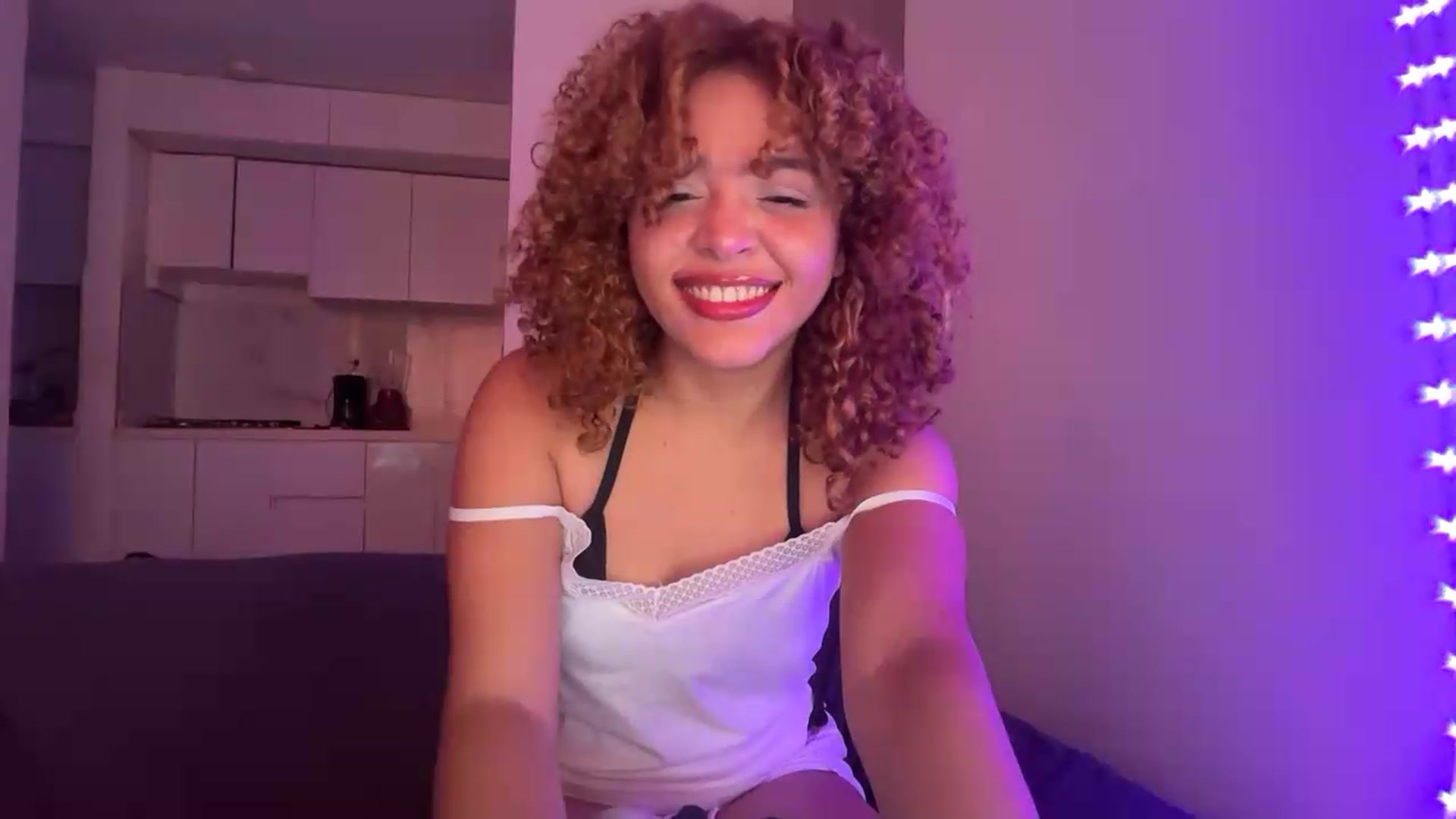 Gallery image thumbnail from PeekyPixie's myfreecams stream on, 09/19/2026, 17:03 image 19 of 20