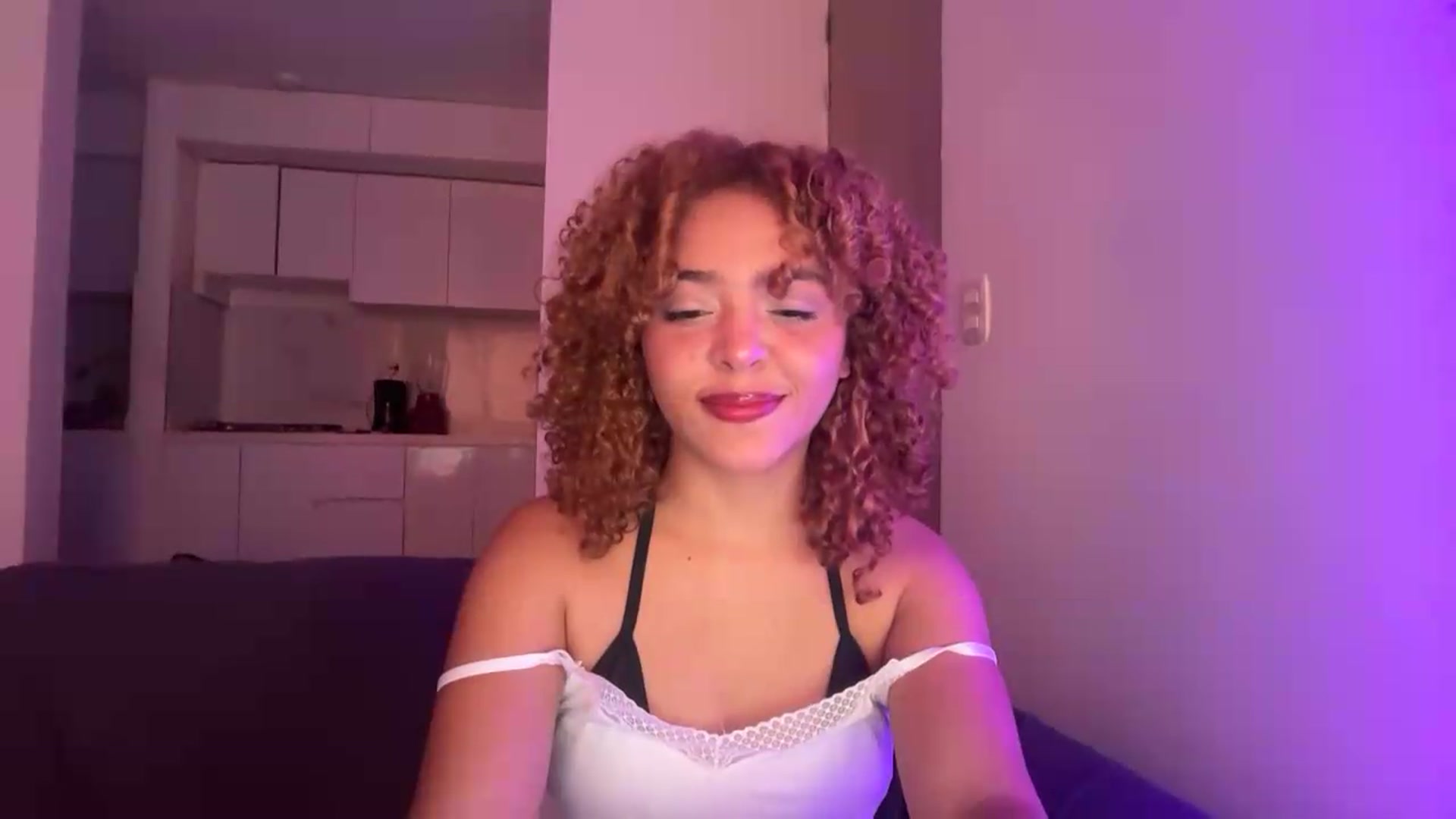 Gallery image thumbnail from PeekyPixie's myfreecams stream on, 09/19/2026, 17:03 image 20 of 20