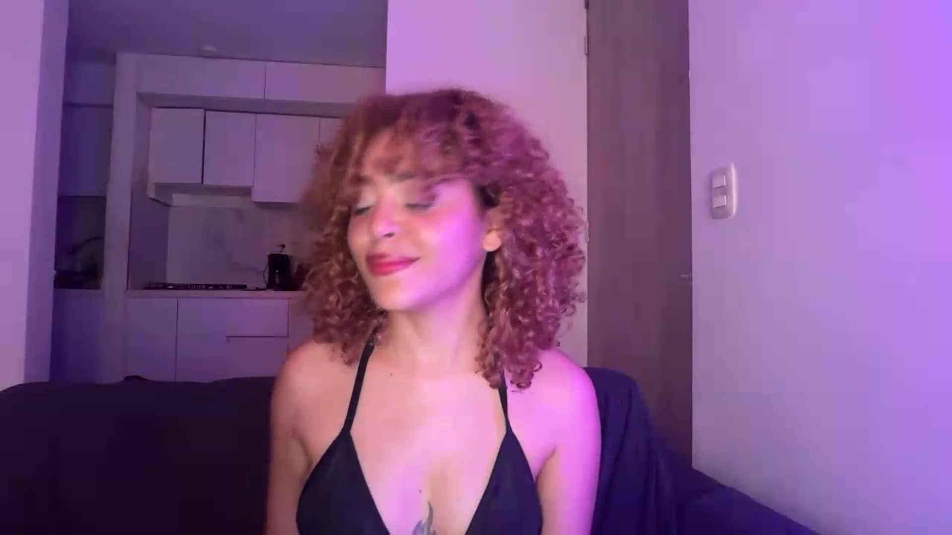 Gallery image thumbnail from PeekyPixie's myfreecams stream on, 09/19/2026, 19:09 image 3 of 20