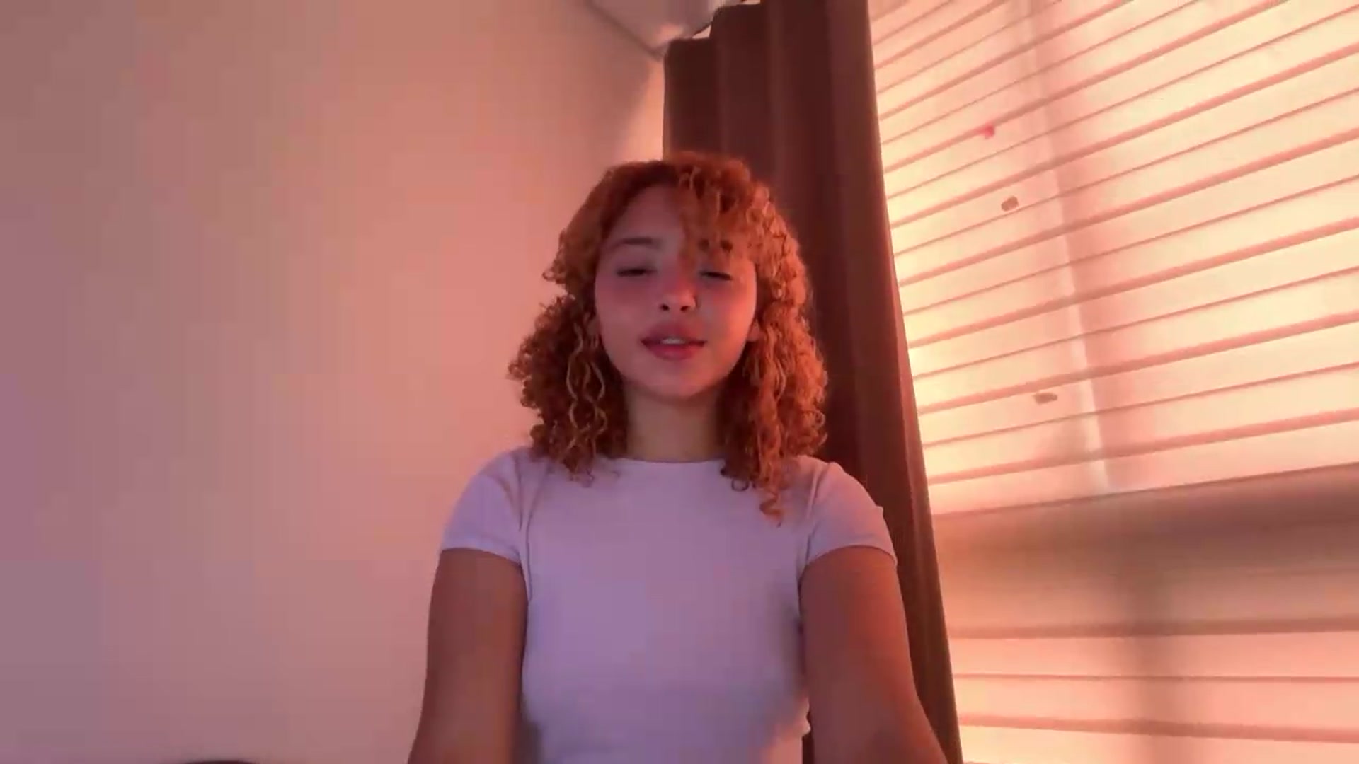 Gallery image thumbnail from PeekyPixie's myfreecams stream on, 09/20/2026, 17:05 image 5 of 20