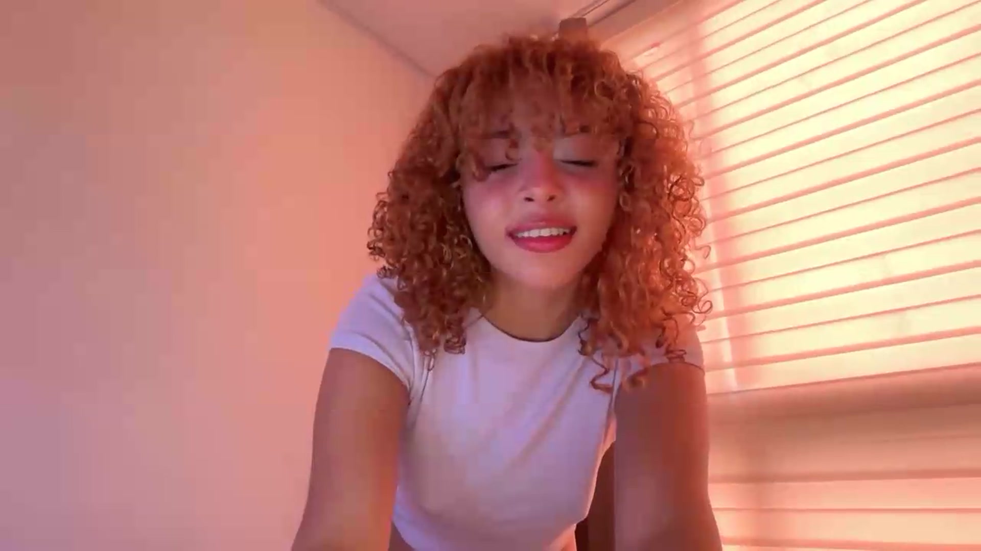 Gallery image thumbnail from PeekyPixie's myfreecams stream on, 09/20/2026, 17:05 image 6 of 20