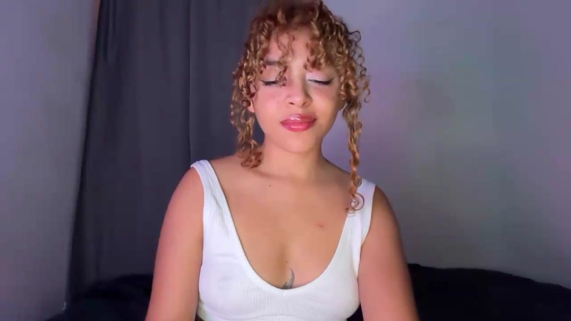 Gallery image thumbnail from PeekyPixie's myfreecams stream on, 09/24/2026, 24:01 image 3 of 20