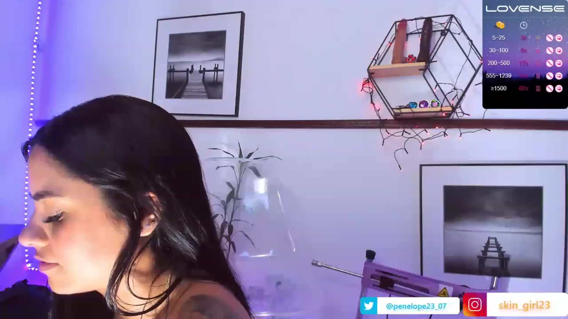 Gallery image thumbnail from Penelope_sexx's myfreecams stream on, 12/24/2022, 18:06 image 3 of 20
