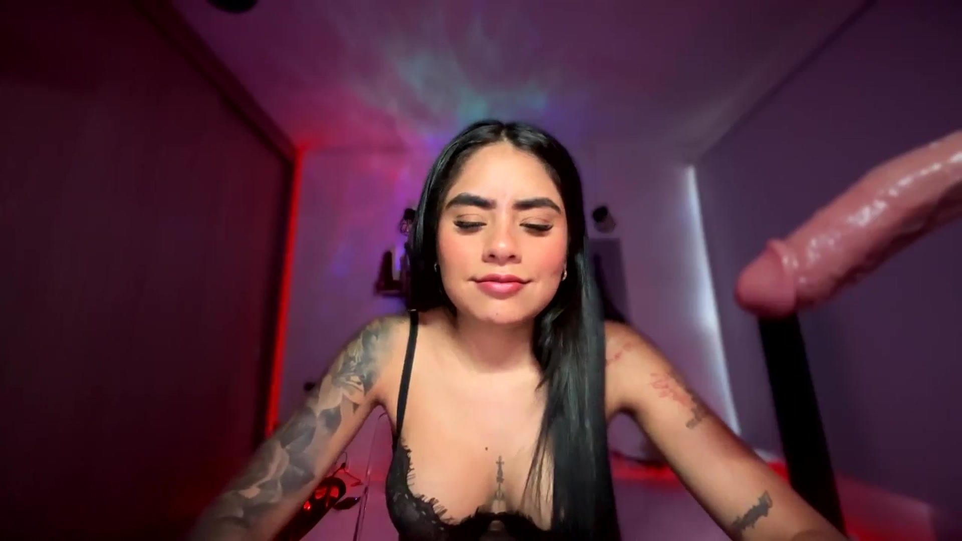 Gallery image thumbnail from Penelope_sexx's myfreecams stream on, 10/29/2024, 20:48 image 3 of 20