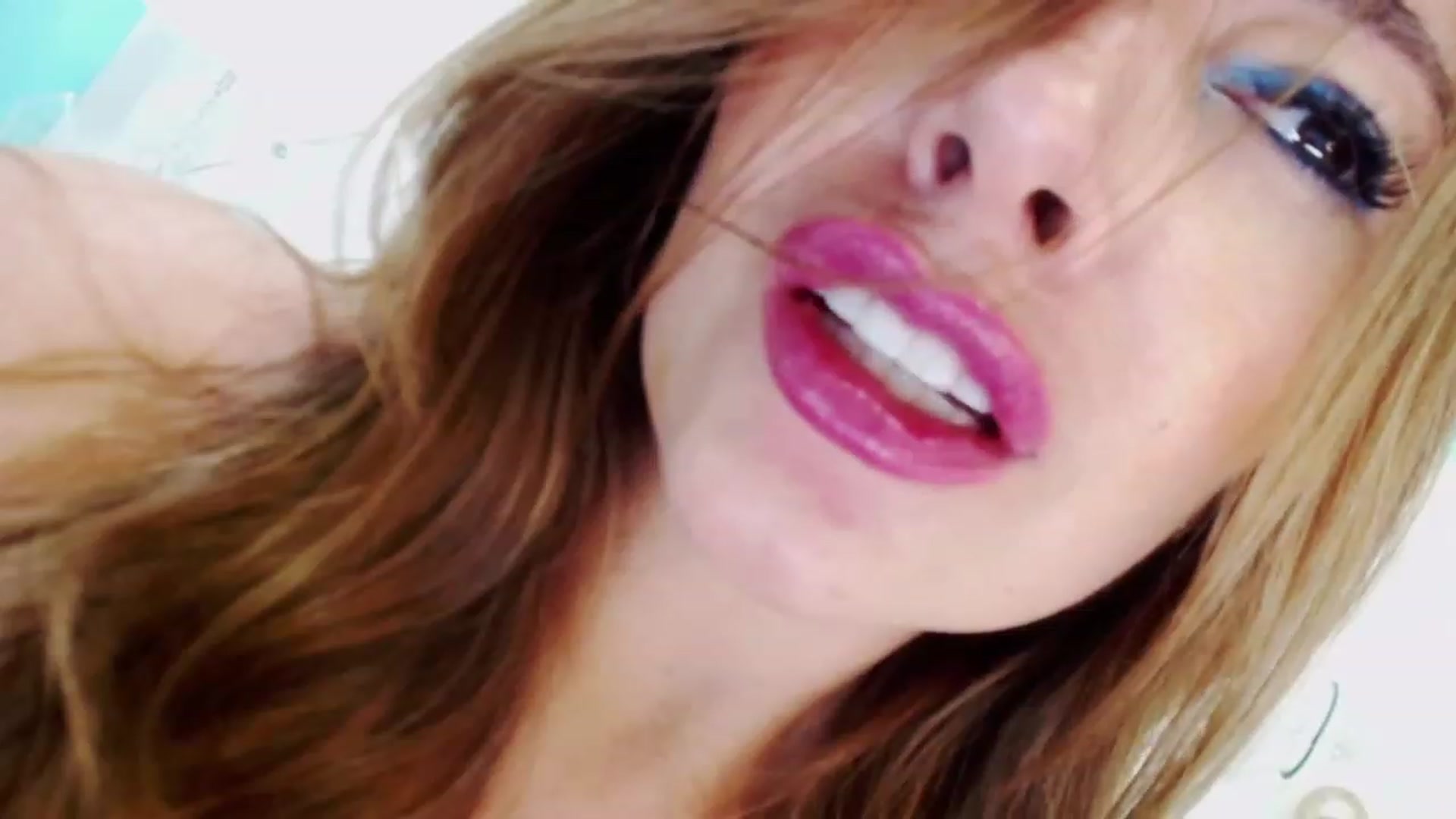 Gallery image thumbnail from Penelopelaure's myfreecams stream on, 11/16/2022, 18:10 image 5 of 20