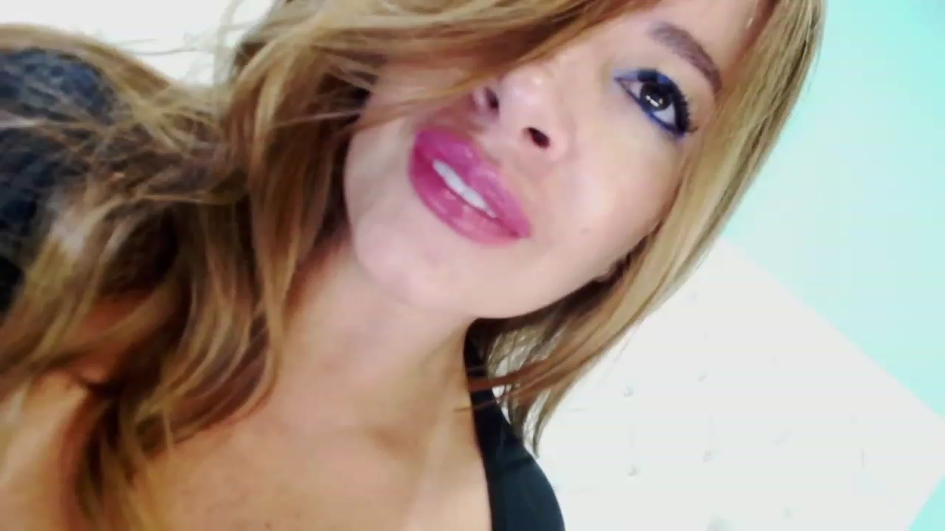 Gallery image thumbnail from Penelopelaure's myfreecams stream on, 11/23/2022, 16:32 image 6 of 20