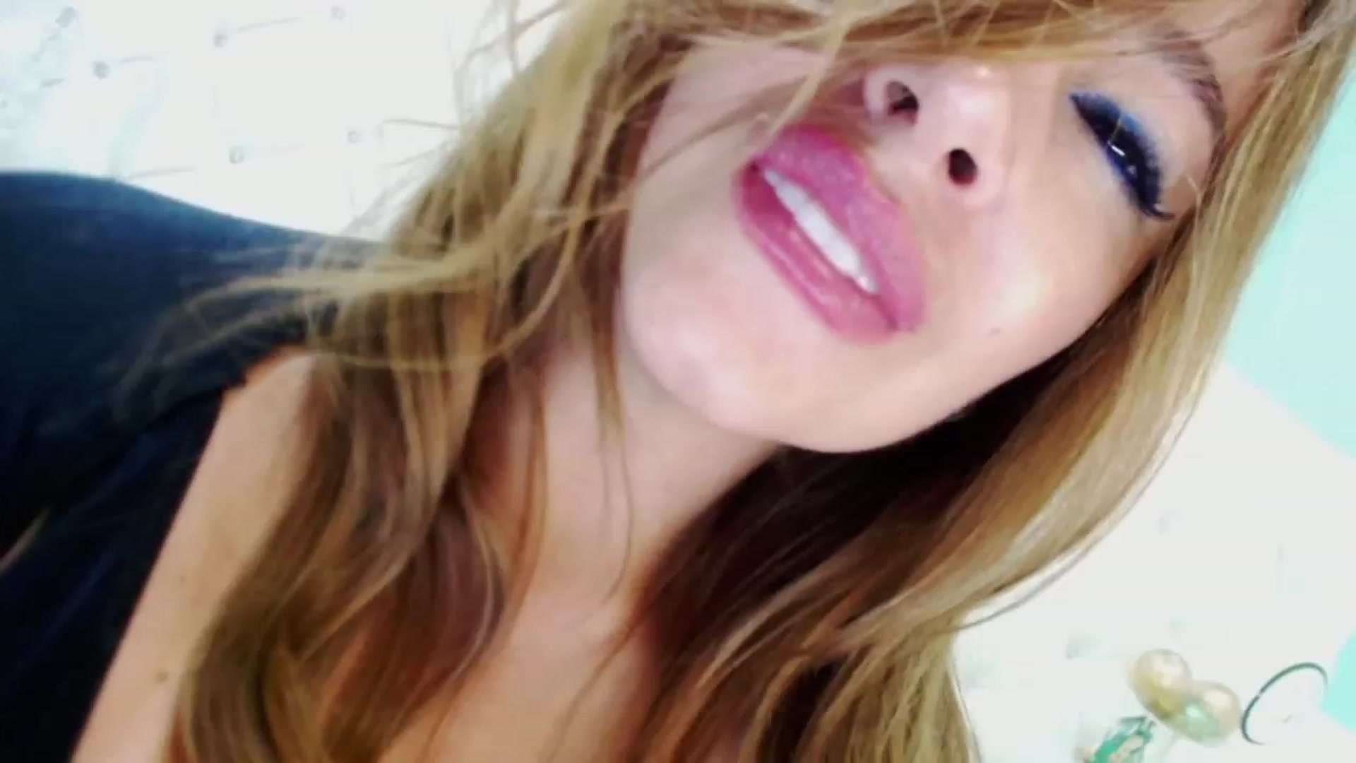Gallery image thumbnail from Penelopelaure's myfreecams stream on, 11/23/2022, 17:23 image 5 of 20