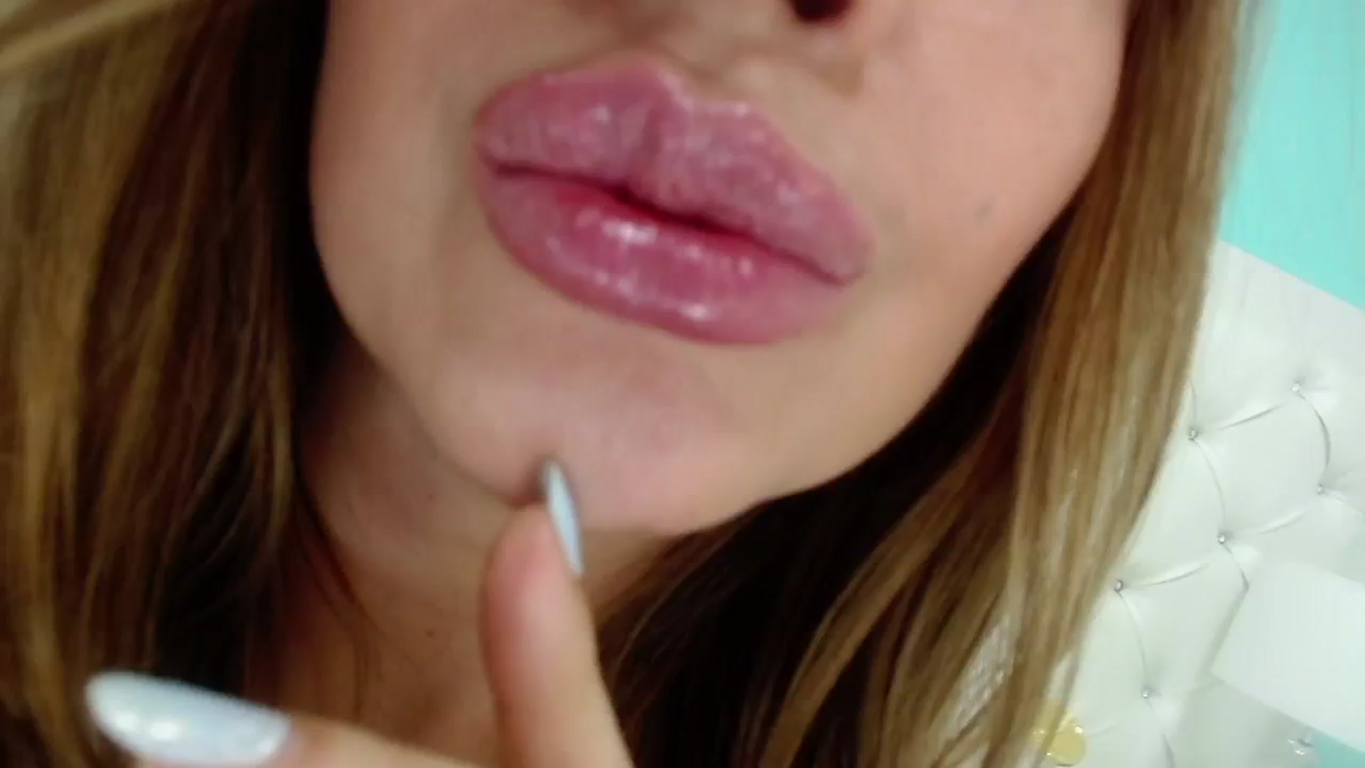 Gallery image thumbnail from Penelopelaure's myfreecams stream on, 05/19/2024, 15:16 image 14 of 20