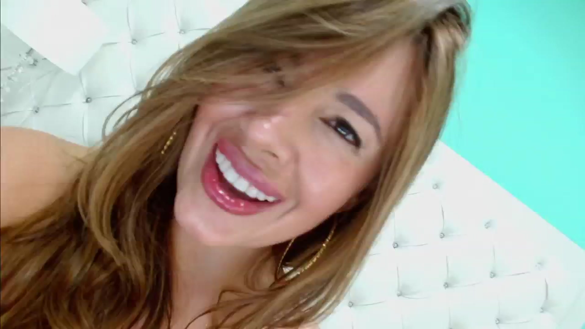 Gallery image thumbnail from Penelopelaure's myfreecams stream on, 06/16/2024, 17:29 image 16 of 20