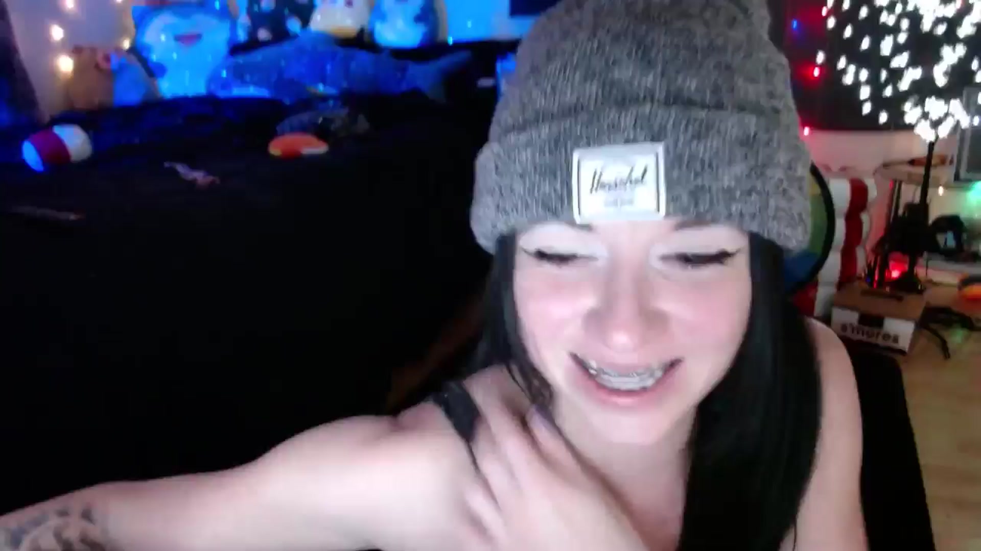 Gallery image thumbnail from Pengo's myfreecams stream on, 11/06/2025, 12:50 image 1 of 20