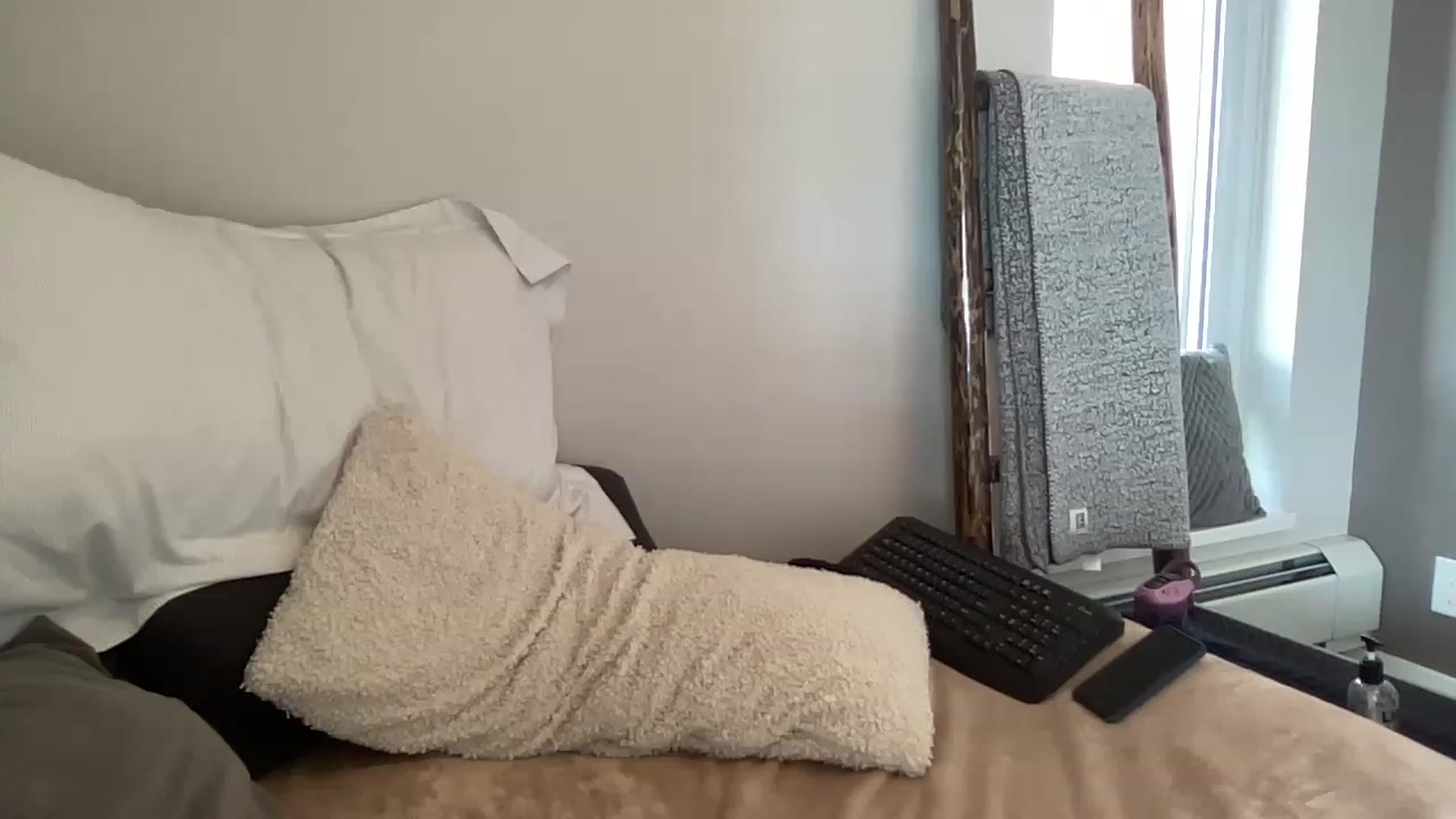 Gallery image thumbnail from PennieGold's myfreecams stream on, 11/15/2022, 20:10 image 3 of 20