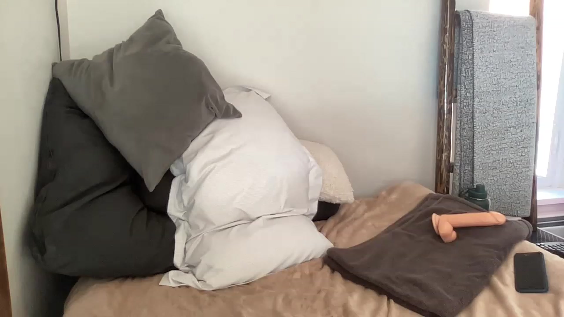 Gallery image thumbnail from PennieGold's myfreecams stream on, 11/23/2022, 21:28 image 14 of 20