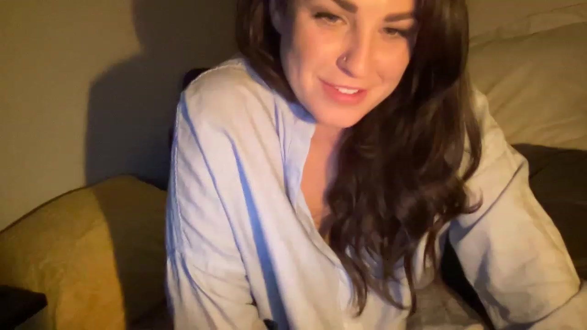 Gallery image thumbnail from PennieGold's myfreecams stream on, 12/24/2022, 04:06 image 8 of 20
