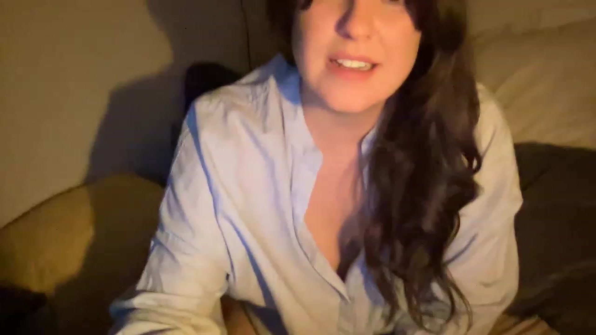 Gallery image thumbnail from PennieGold's myfreecams stream on, 12/24/2022, 04:06 image 9 of 20