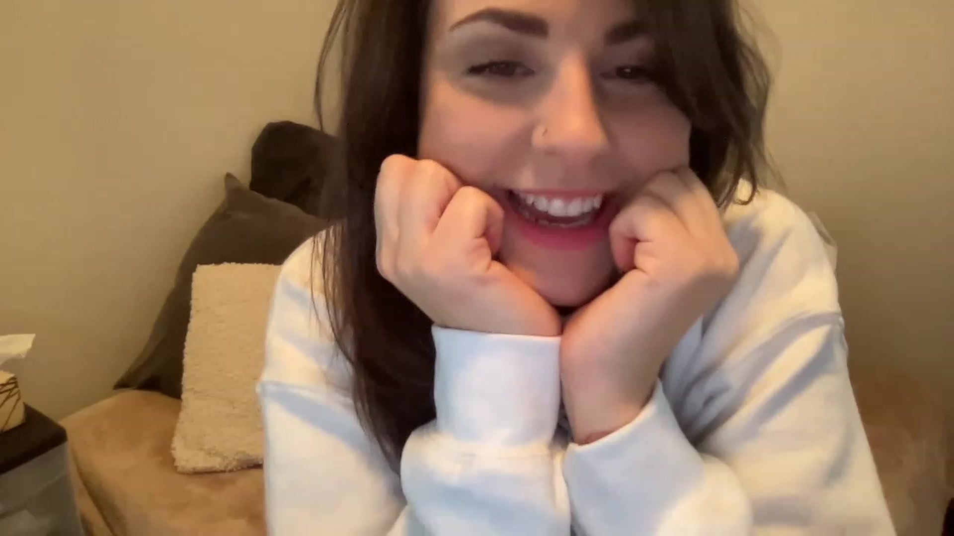 Gallery image thumbnail from PennieGold's myfreecams stream on, 12/26/2022, 23:25 image 13 of 20
