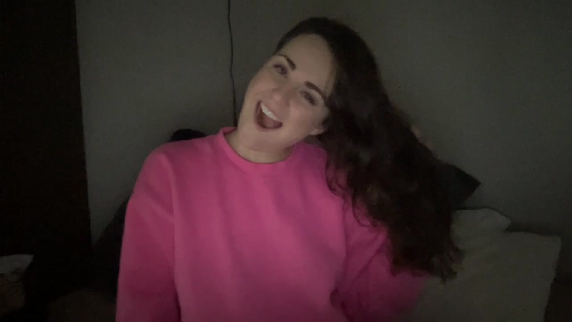 Gallery image thumbnail from PennieGold's myfreecams stream on, 12/27/2022, 23:34 image 5 of 20