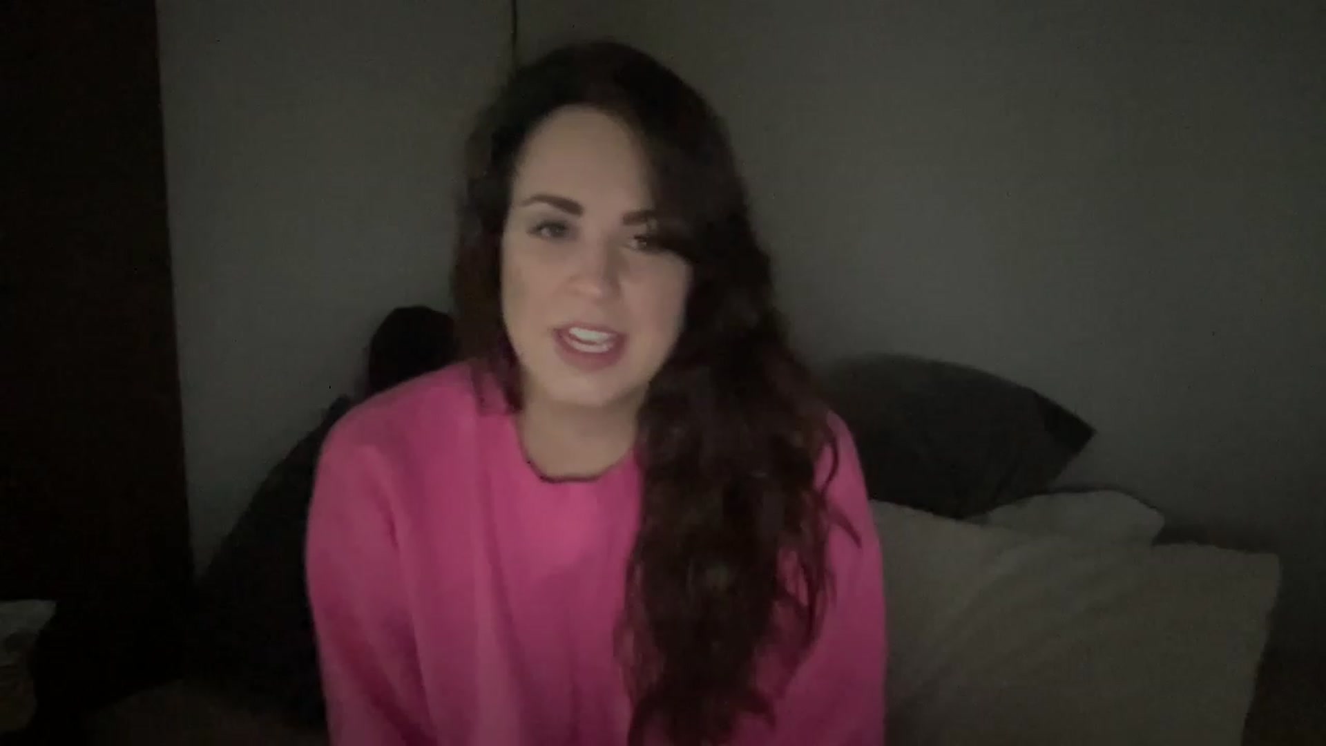 Gallery image thumbnail from PennieGold's myfreecams stream on, 12/27/2022, 23:34 image 2 of 20