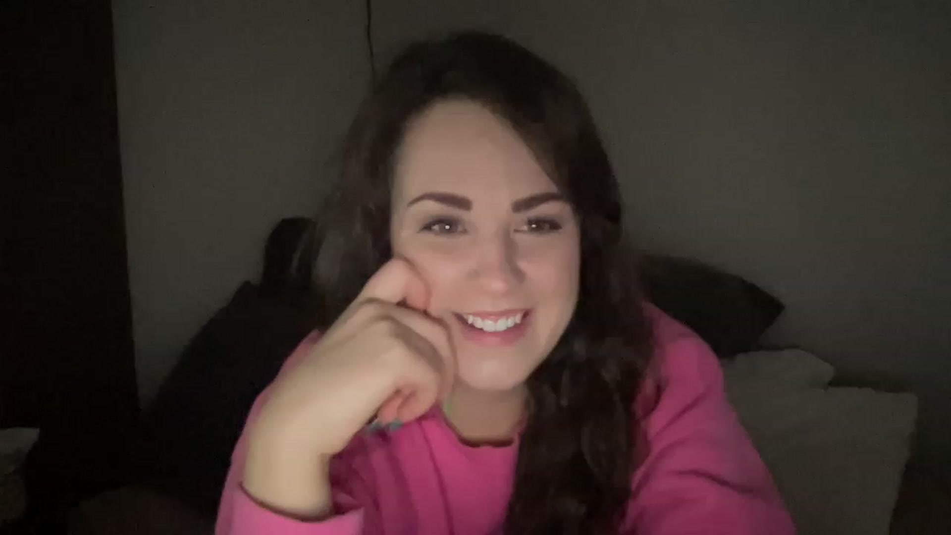 Gallery image thumbnail from PennieGold's myfreecams stream on, 12/27/2022, 23:34 image 4 of 20
