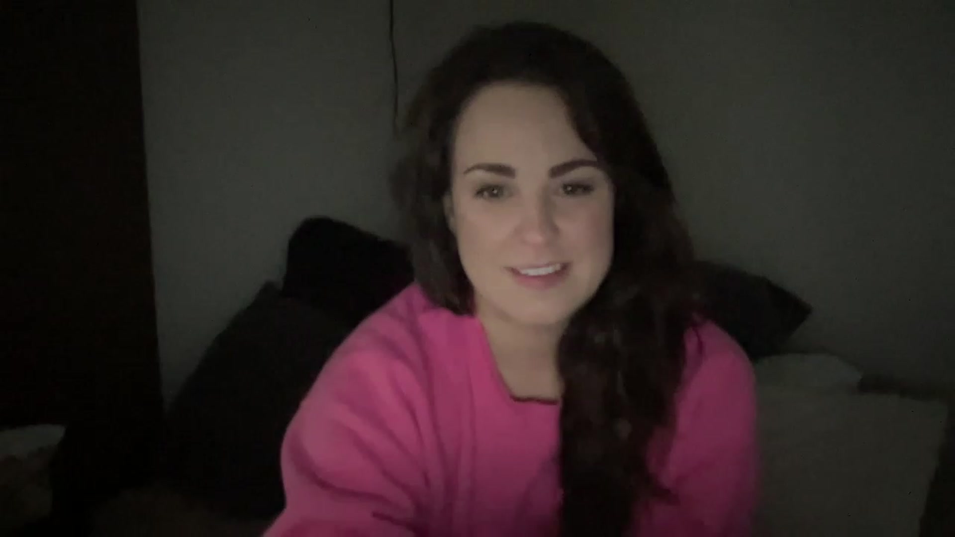 Gallery image thumbnail from PennieGold's myfreecams stream on, 12/27/2022, 23:34 image 8 of 20