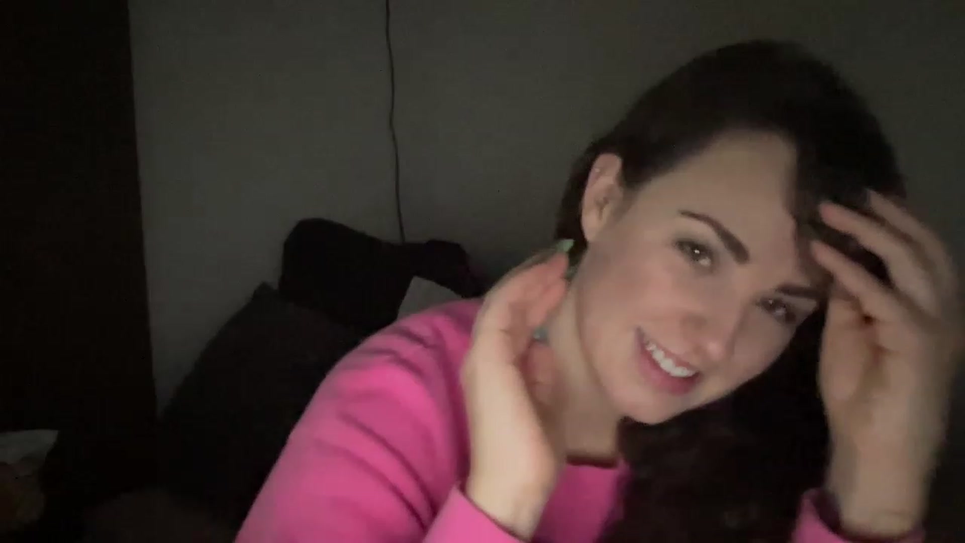 Gallery image thumbnail from PennieGold's myfreecams stream on, 12/27/2022, 23:34 image 6 of 20