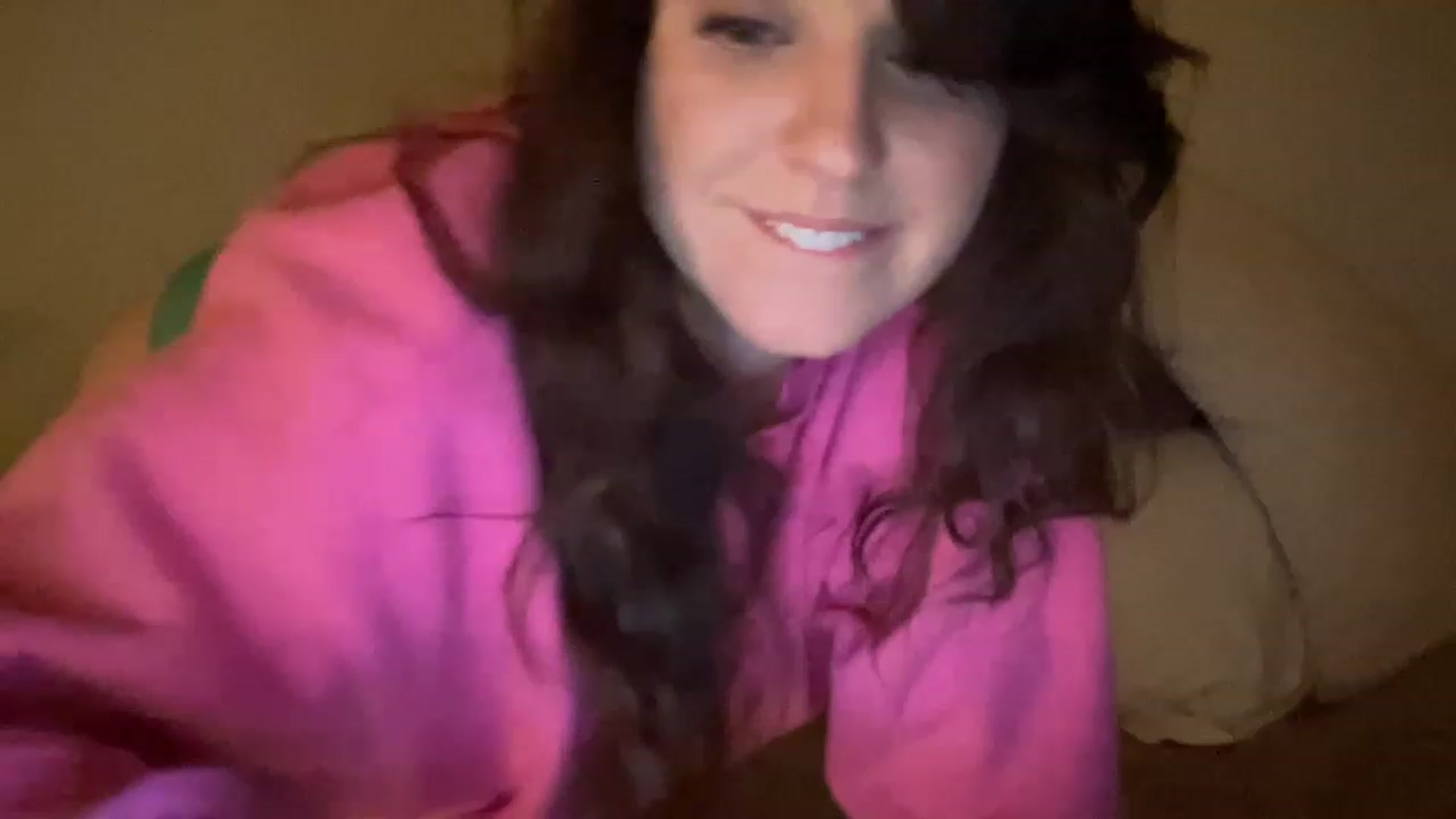 Gallery image thumbnail from PennieGold's myfreecams stream on, 12/28/2022, 01:53 image 10 of 20