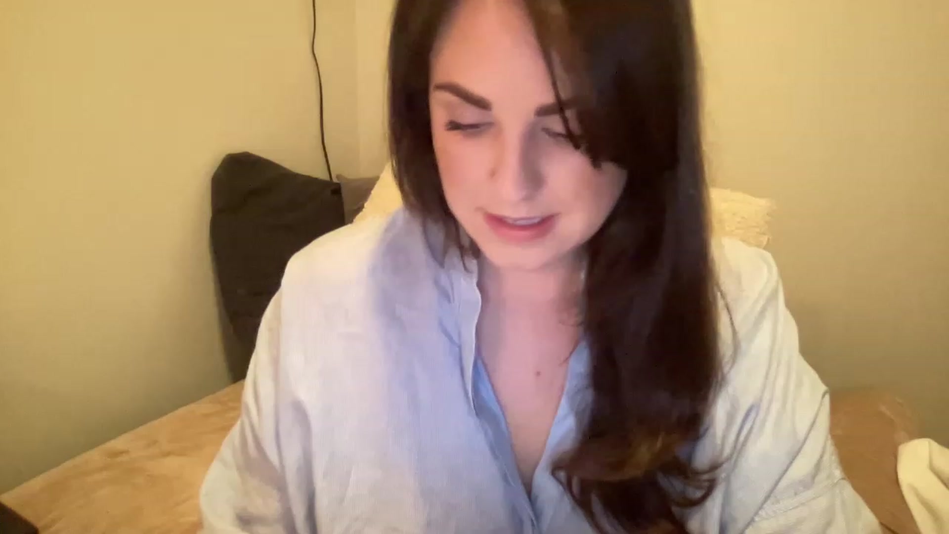 Gallery image thumbnail from PennieGold's myfreecams stream on, 12/29/2022, 24:31 image 3 of 20