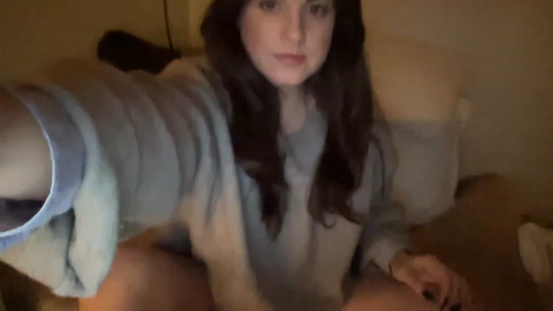 Gallery image thumbnail from PennieGold's myfreecams stream on, 12/29/2022, 24:31 image 9 of 20