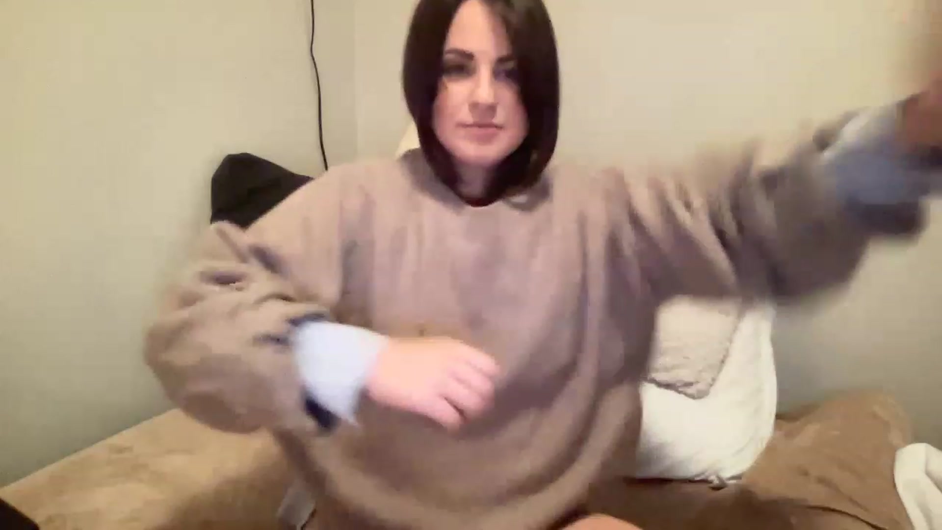 Gallery image thumbnail from PennieGold's myfreecams stream on, 12/29/2022, 24:31 image 4 of 20