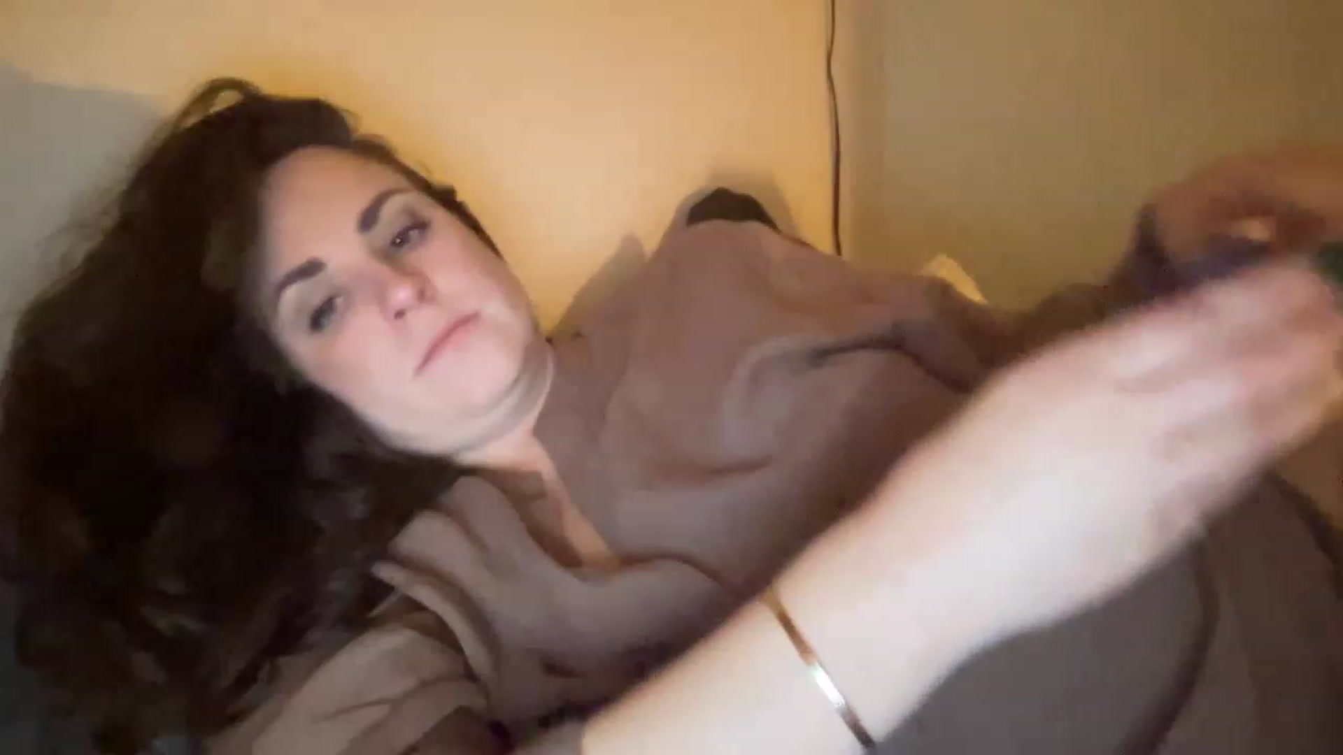 Gallery image thumbnail from PennieGold's myfreecams stream on, 12/30/2022, 04:06 image 20 of 20