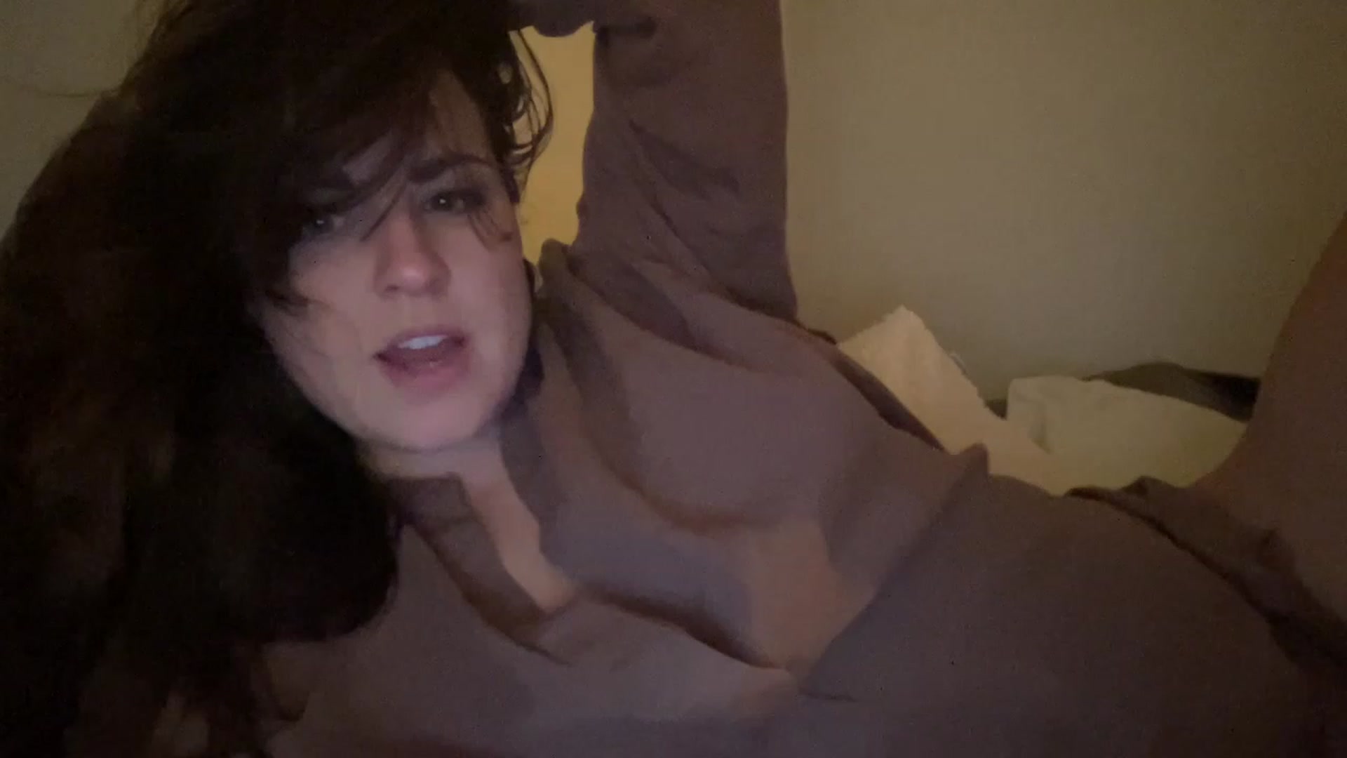 Gallery image thumbnail from PennieGold's myfreecams stream on, 12/30/2022, 04:06 image 18 of 20