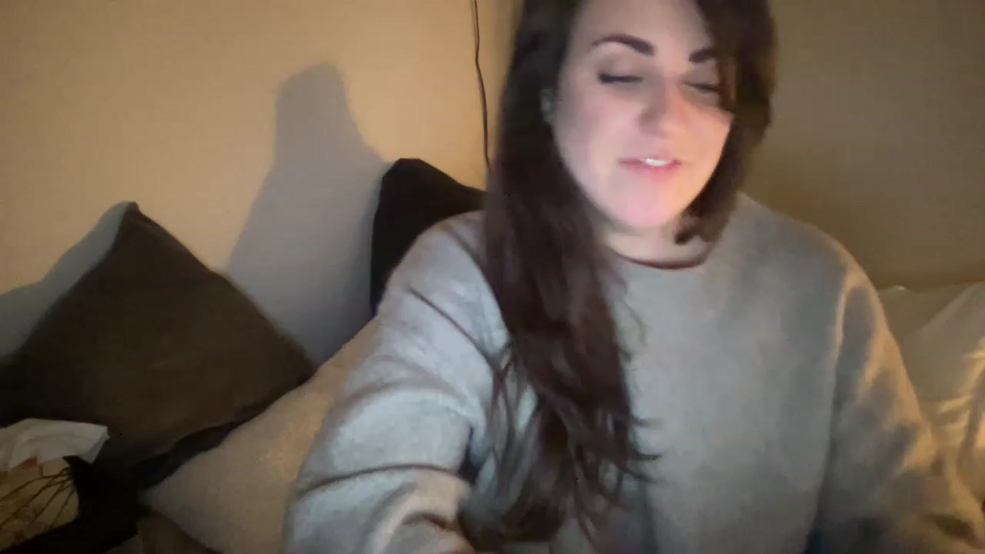 Gallery image thumbnail from PennieGold's myfreecams stream on, 12/30/2022, 22:21 image 13 of 20