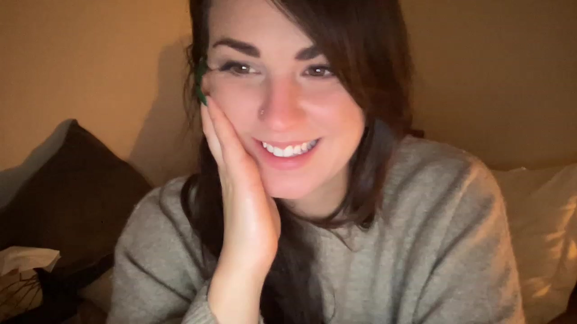 Gallery image thumbnail from PennieGold's myfreecams stream on, 12/30/2022, 22:21 image 10 of 20