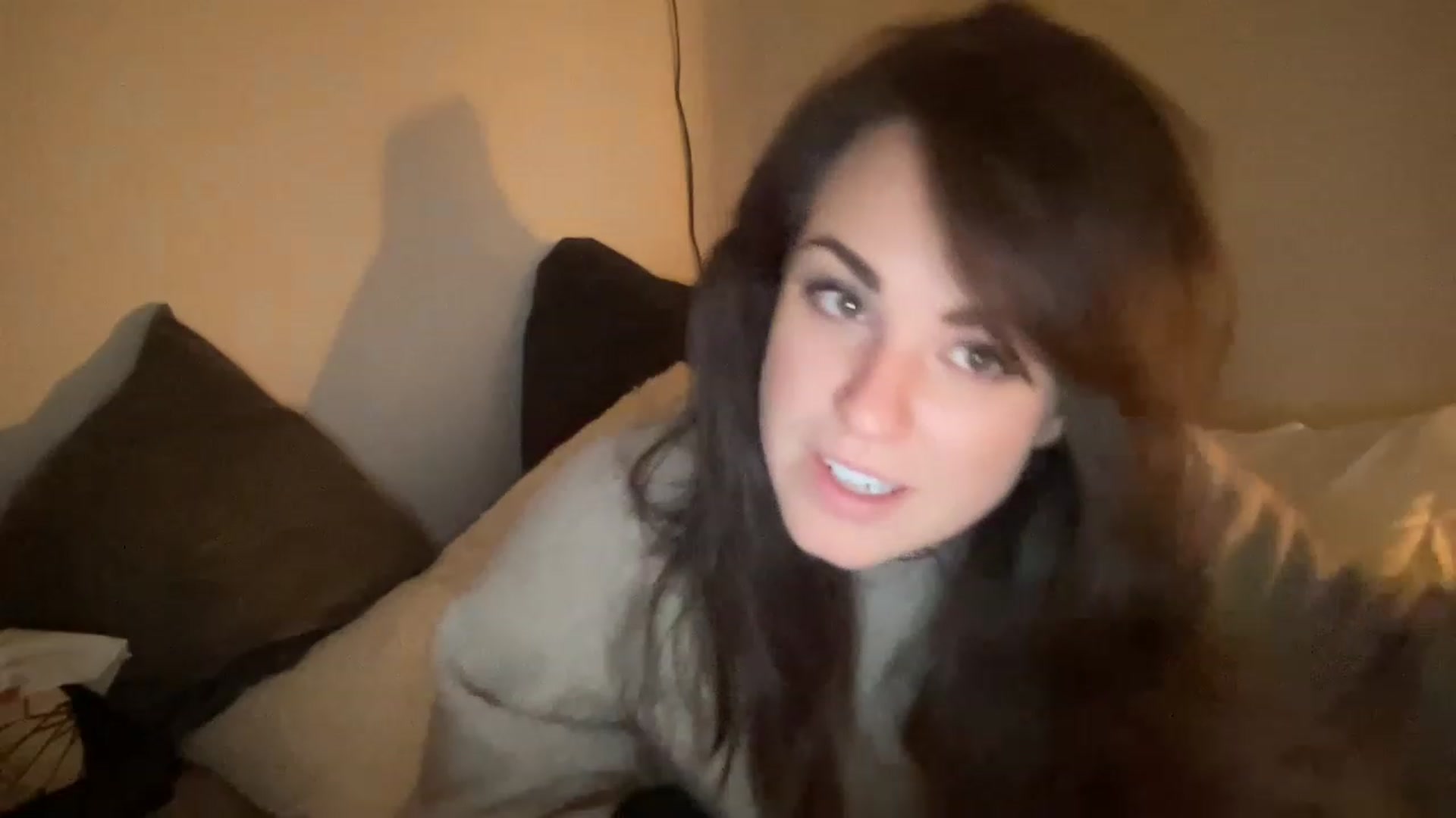 Gallery image thumbnail from PennieGold's myfreecams stream on, 12/30/2022, 22:21 image 8 of 20