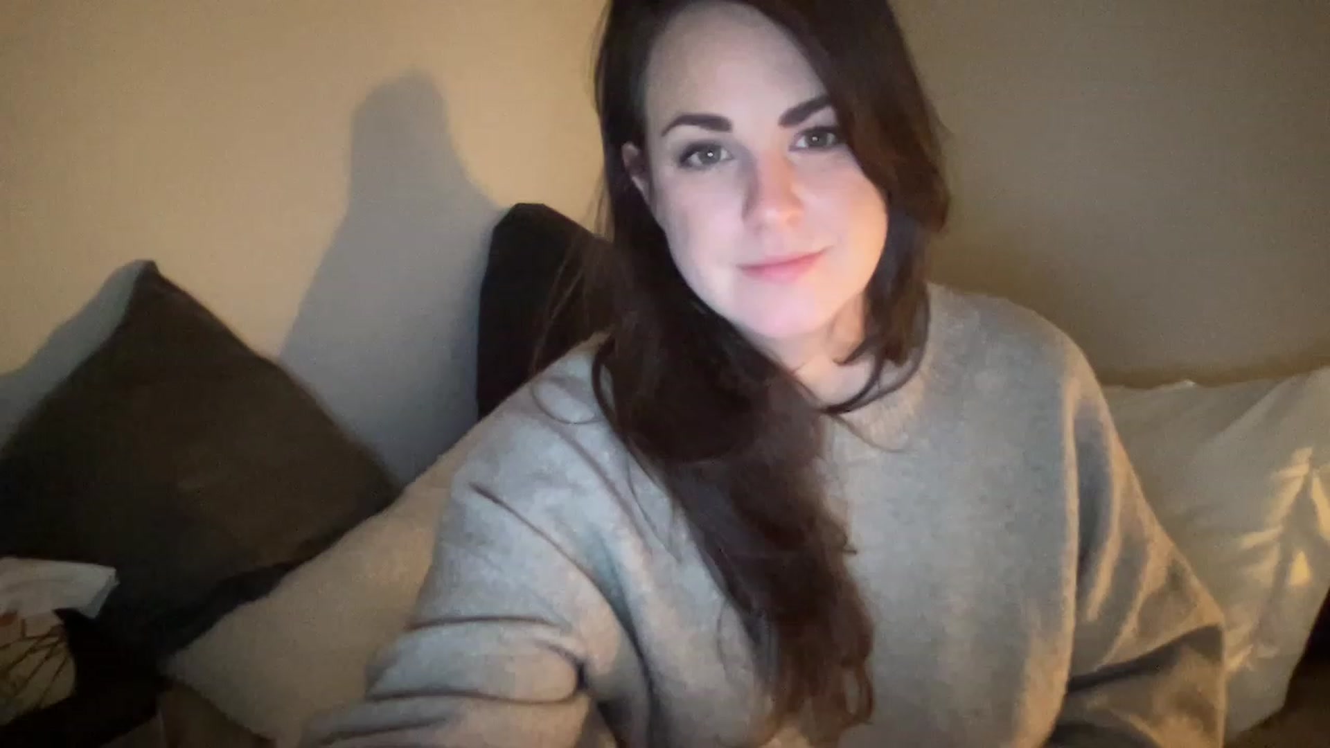 Gallery image thumbnail from PennieGold's myfreecams stream on, 12/30/2022, 22:21 image 9 of 20