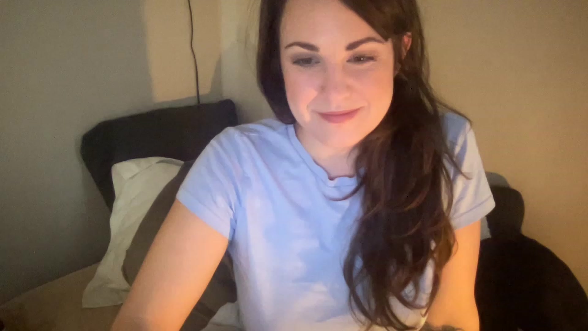 Gallery image thumbnail from PennieGold's myfreecams stream on, 01/16/2023, 21:23 image 7 of 20