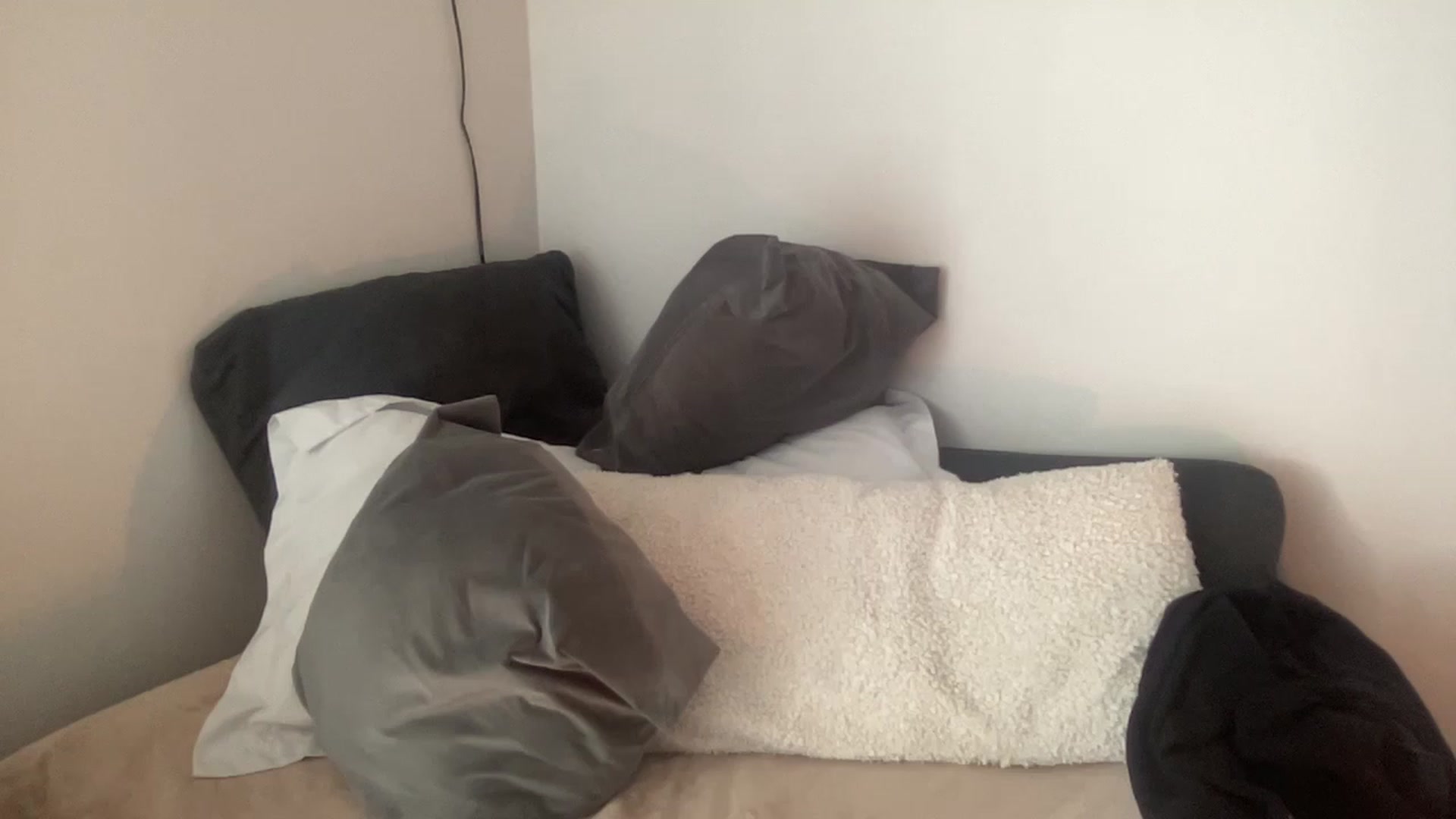 Gallery image thumbnail from PennieGold's myfreecams stream on, 01/16/2023, 21:23 image 5 of 20