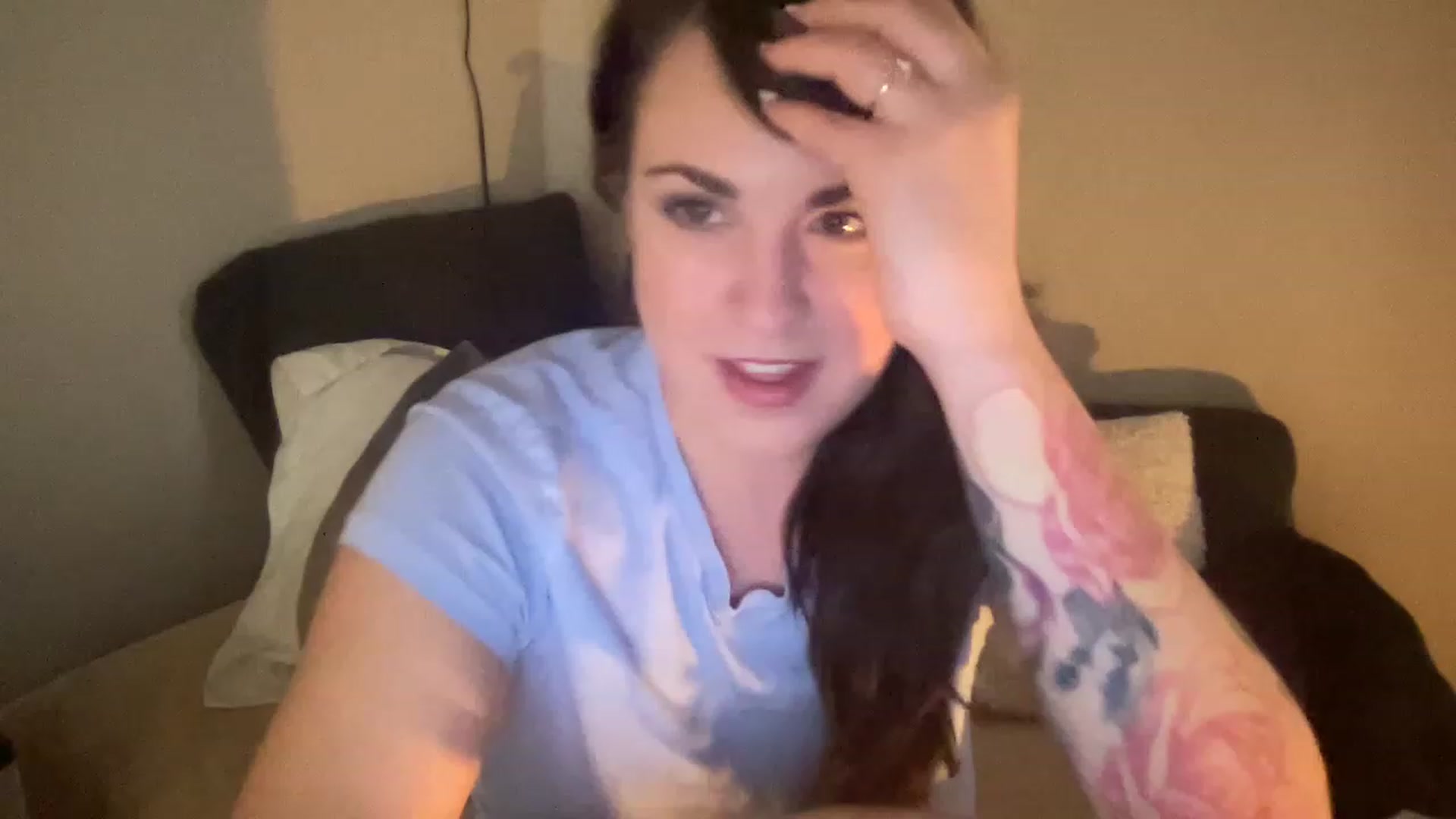 Gallery image thumbnail from PennieGold's myfreecams stream on, 01/16/2023, 21:23 image 9 of 20