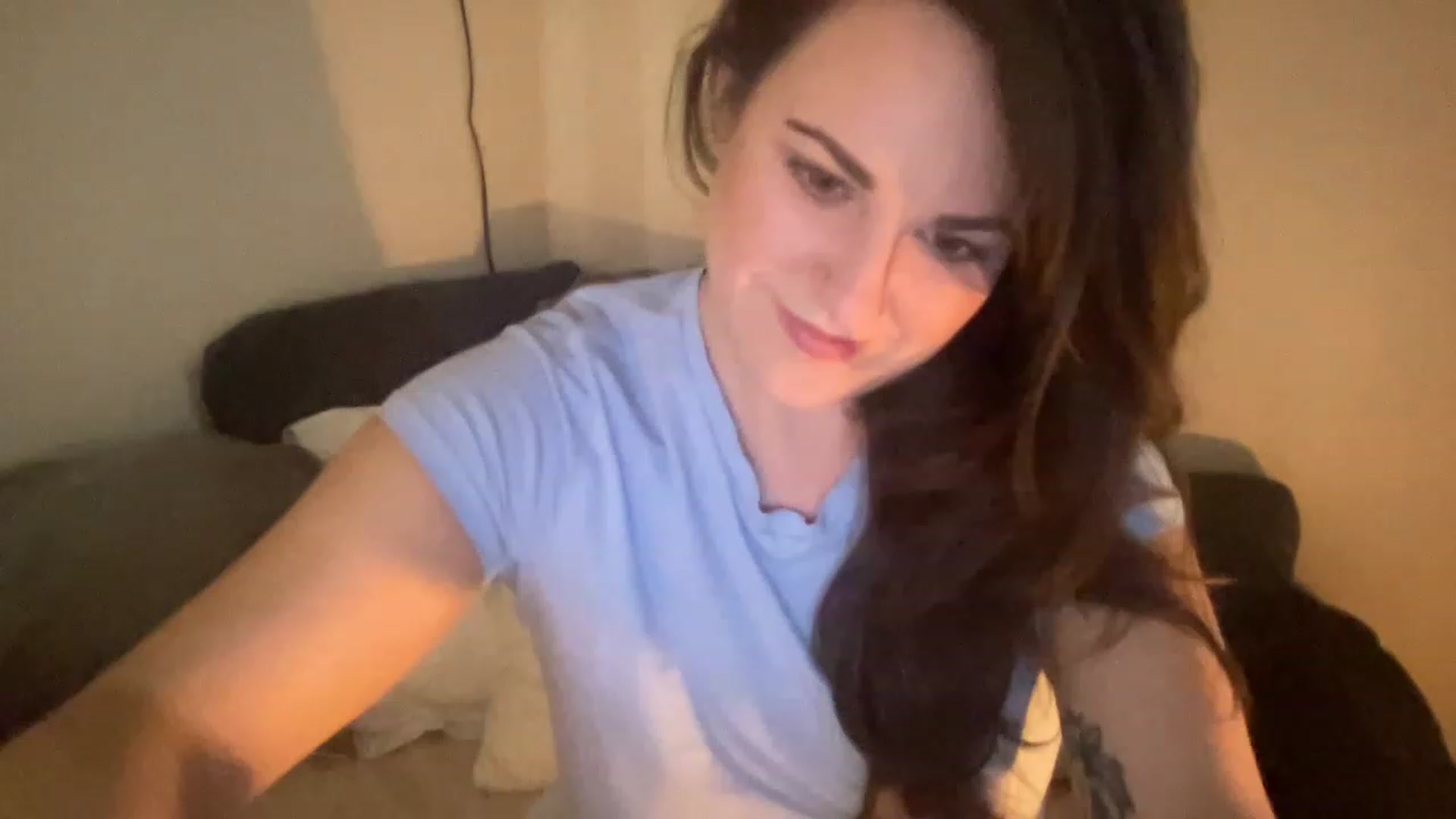 Gallery image thumbnail from PennieGold's myfreecams stream on, 01/16/2023, 21:23 image 17 of 20