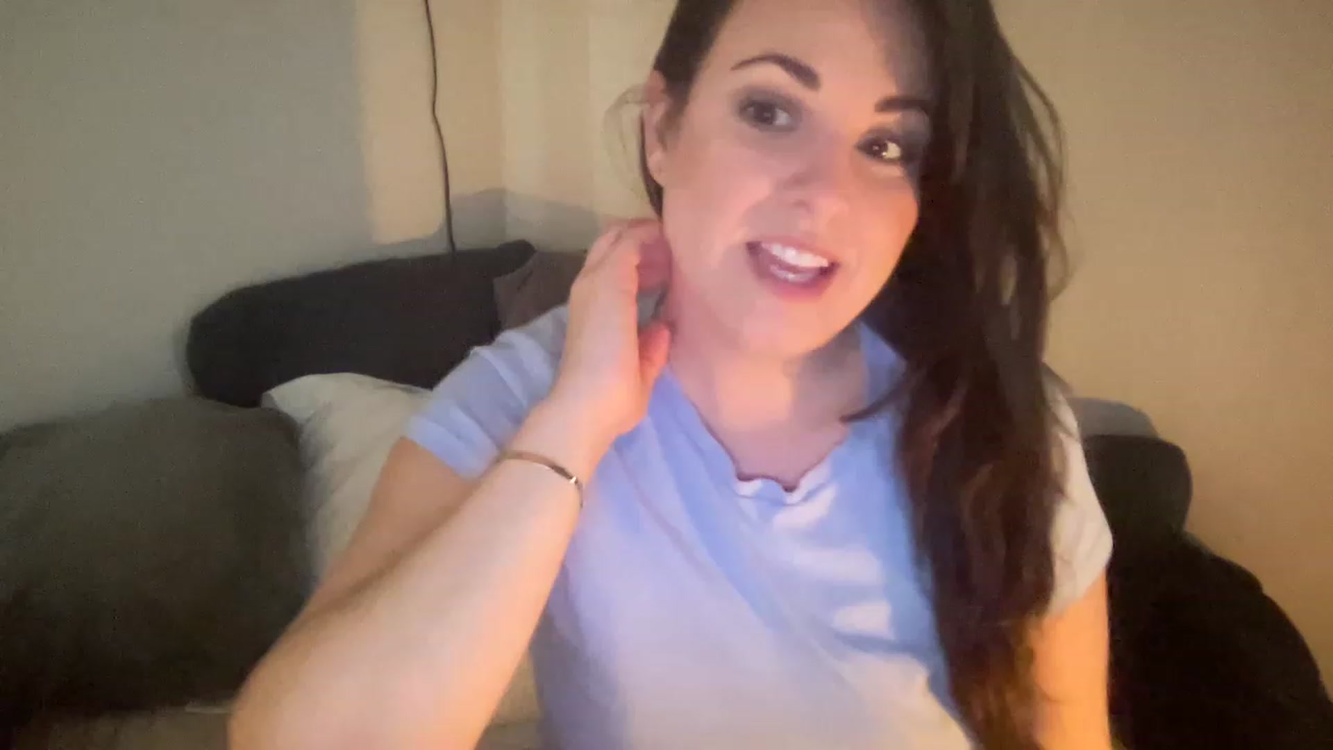 Gallery image thumbnail from PennieGold's myfreecams stream on, 01/16/2023, 21:23 image 18 of 20