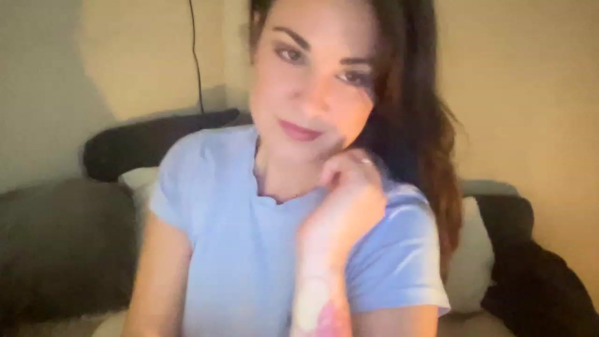 Gallery image thumbnail from PennieGold's myfreecams stream on, 01/16/2023, 21:23 image 16 of 20